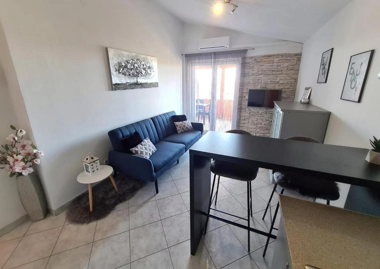 Cozy Apartments Neda Near The Sea Pakostane Guest house