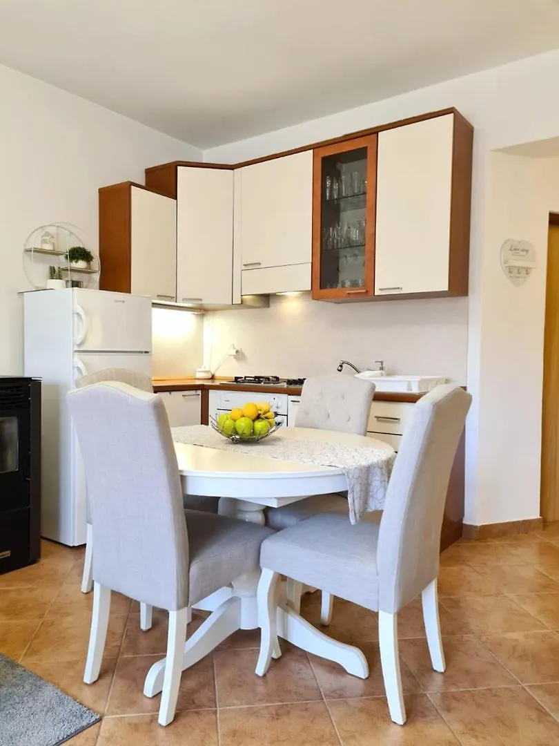 Cozy Apartments Neda Near The Sea Pakostane Guest house