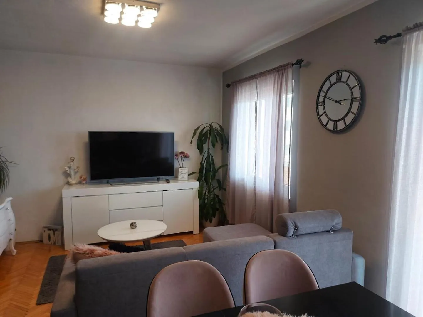 Cozy Apartments Neda Near The Sea Pakostane Guest house